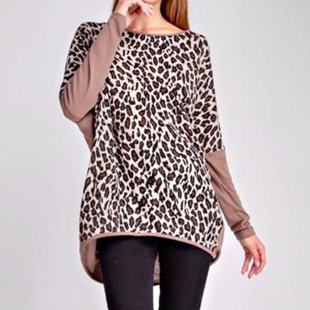 *NEW* ANIMAL PRINT ROUND NECK KNIT TOP